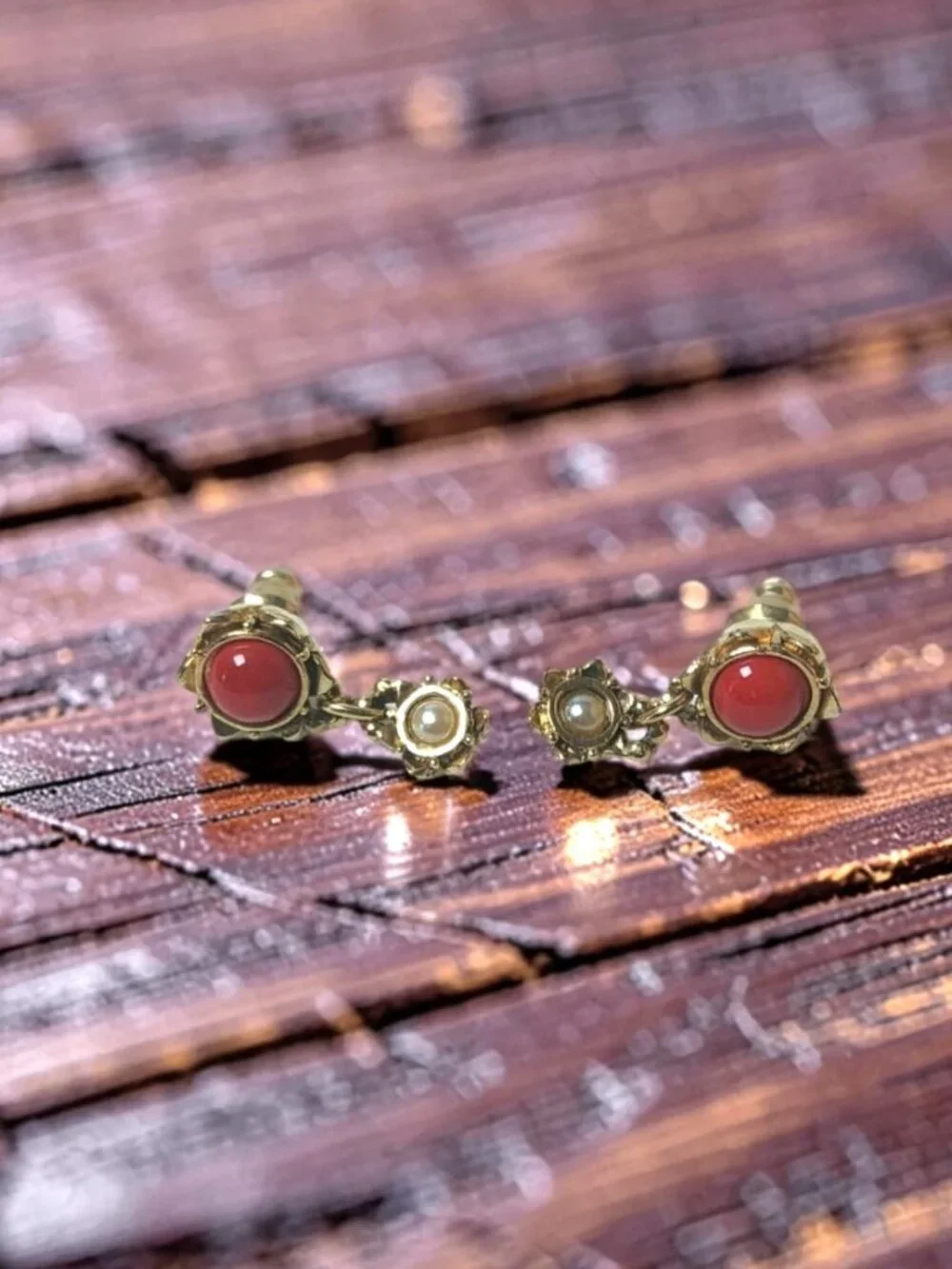 vintage eb/e. bastheim Co. gold tone red stone and seed pearl push back earrings